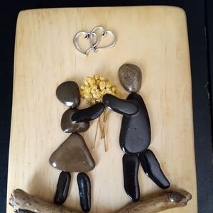 Stone Art Couple with Heart Decor